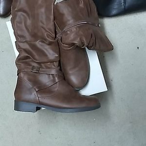 1pair of women boots